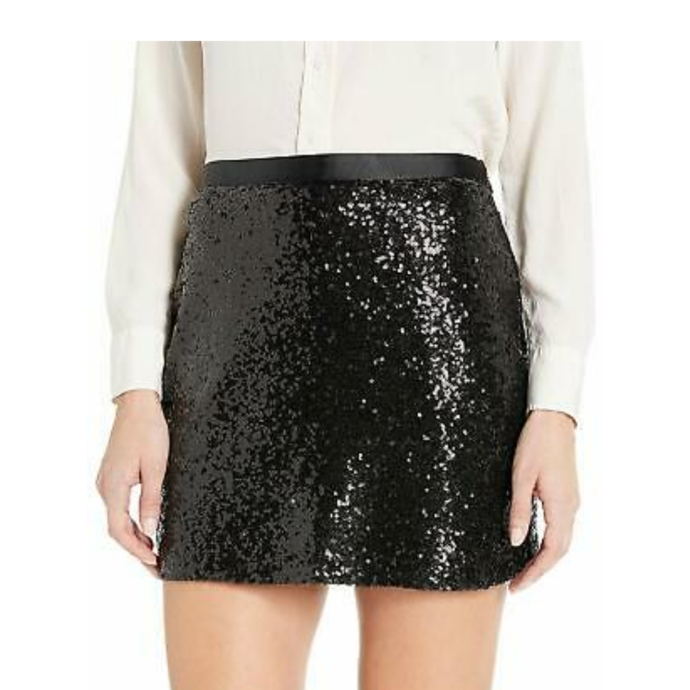B-23  BB Dakota skirt size4 NWT